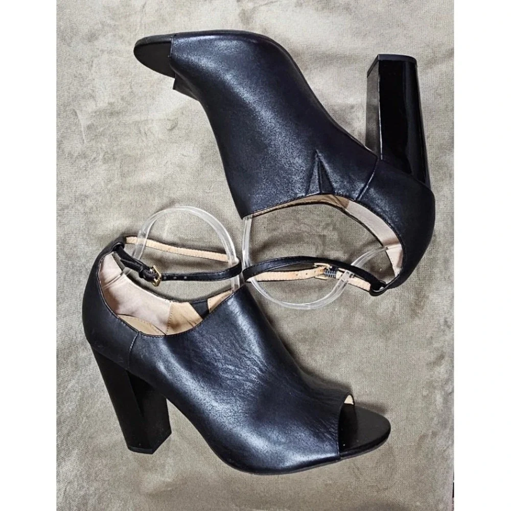 G.I.L.I. Black Leather Peep Toe Ankle Strap Block Heel Shooties Booties Womens